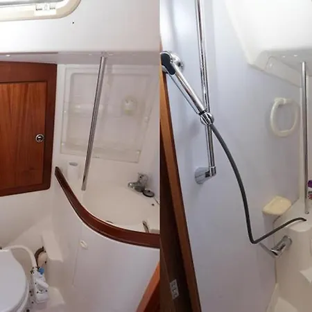 Pleiades Bådhotel Volos